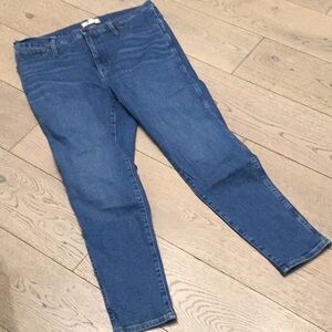 Woman’s Madewell 10” High-Rise Skinny jeans. Size 33. Medium wash. Great shape!